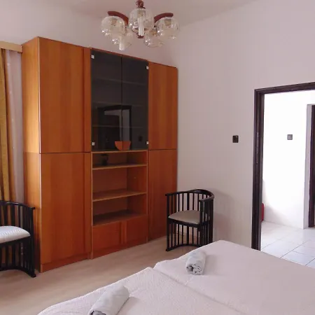 Krisztina Csarda Es Panzio 3* Celldomolk