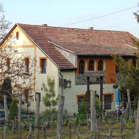 Krisztina Csarda Es Panzio 3*